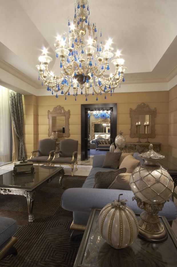 Серый в сочетании с золотым цветом