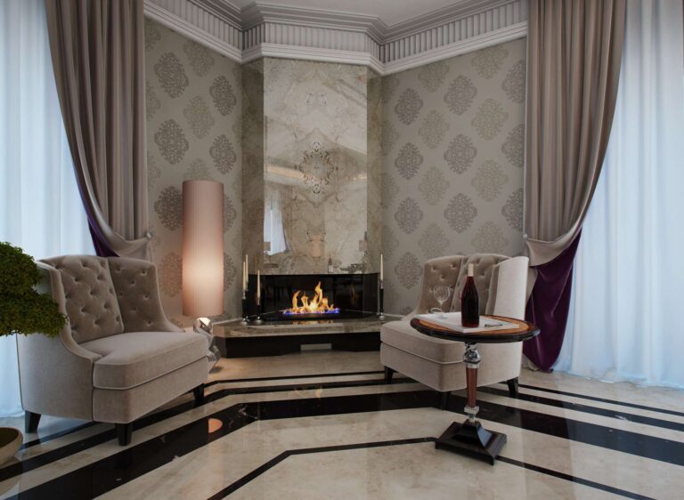 Интерьер столовой в бежевых тонах с высоким камином