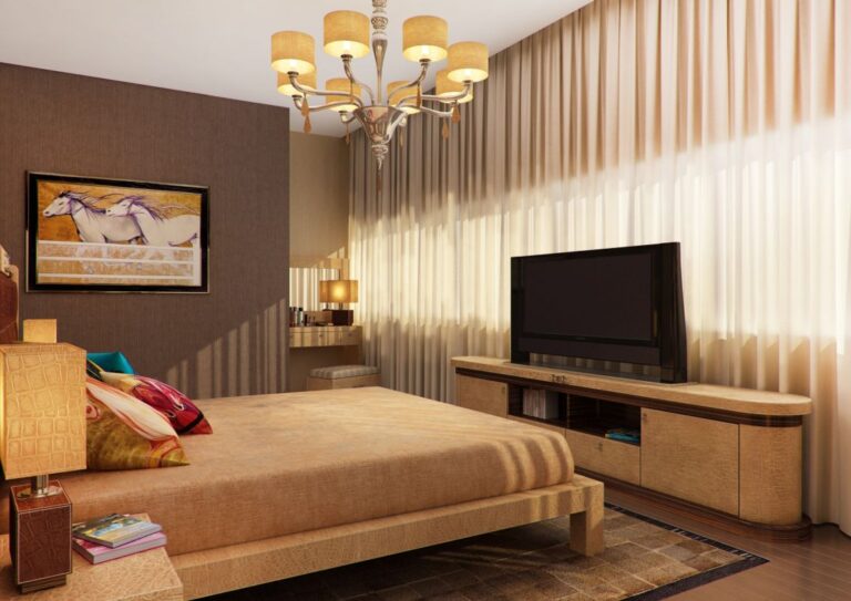 Панорамное окно в оформлении светло-коричневой спальни