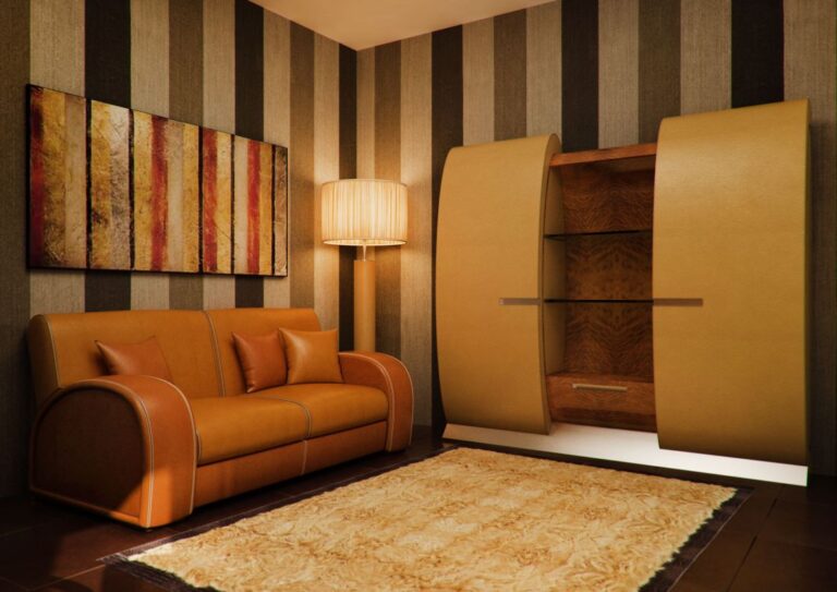 Обои с коричневыми вертикальными полосами в интерьере кабинета