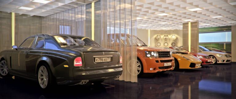 Интерьер гаража с прозрачными перегородками между машин