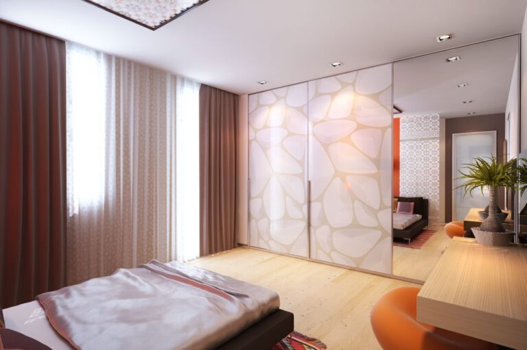 Дощатый пол из светлого дерева в оформлении уютной спальни