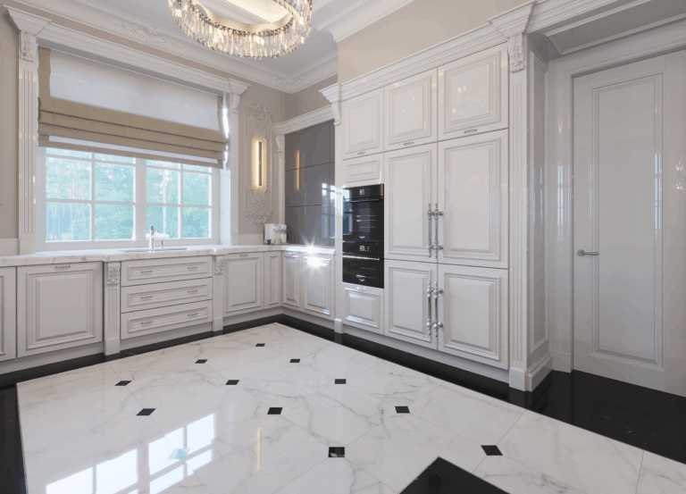 Дизайн кухни с классическими белыми фасадами