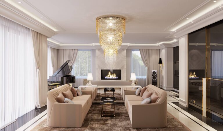 Светлый полированный мрамор в декоре большого камина с поленницей