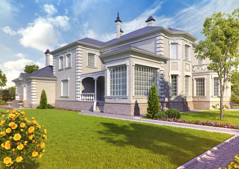 Высокие окна с римскими решетками и крыльцо с балюстрадой на внутреннем фасаде дома