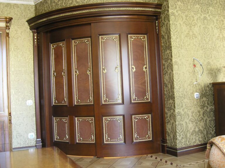 Фото ремонта дома с полукруглым шкафом-купе