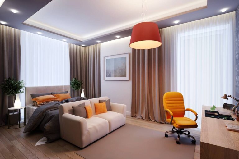 Яркие цвета в интерьере бежевой детской