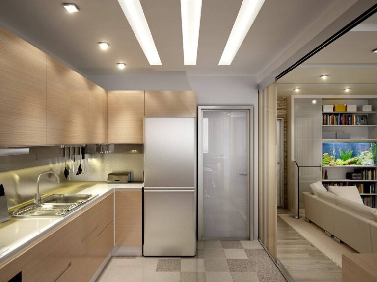 Оформление простой кухни в бело-бежевых тонах