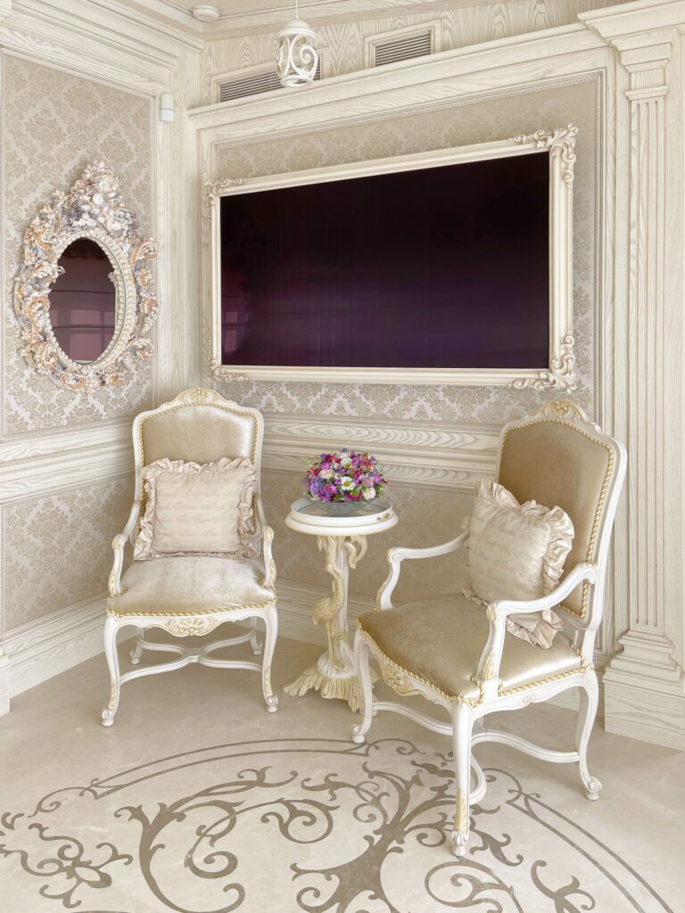 Отделка и декор стены в интерьере спальни