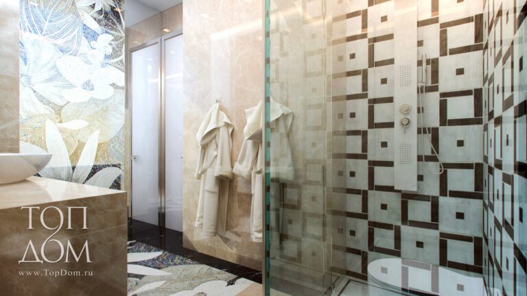 Фото душевой кабины в интерьере ванной в таунхаусе