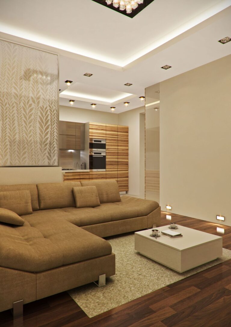 Квадратный кофейный столик молочного оттенка в интерьере гостиной