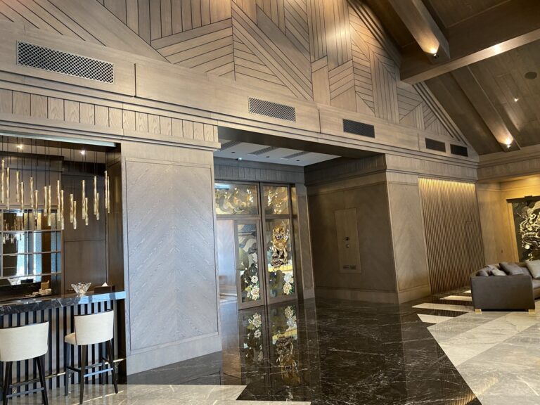 Готовая отделка стен дома массивом