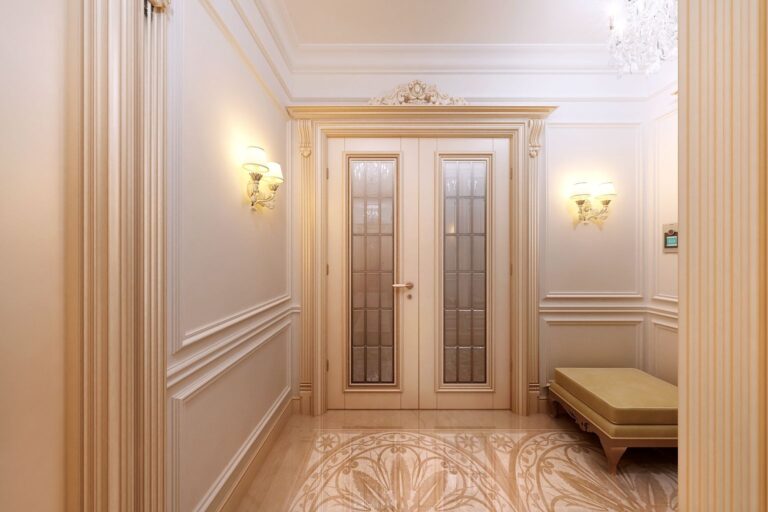 Дизайн коридора с бежевой узорчатой плиткой