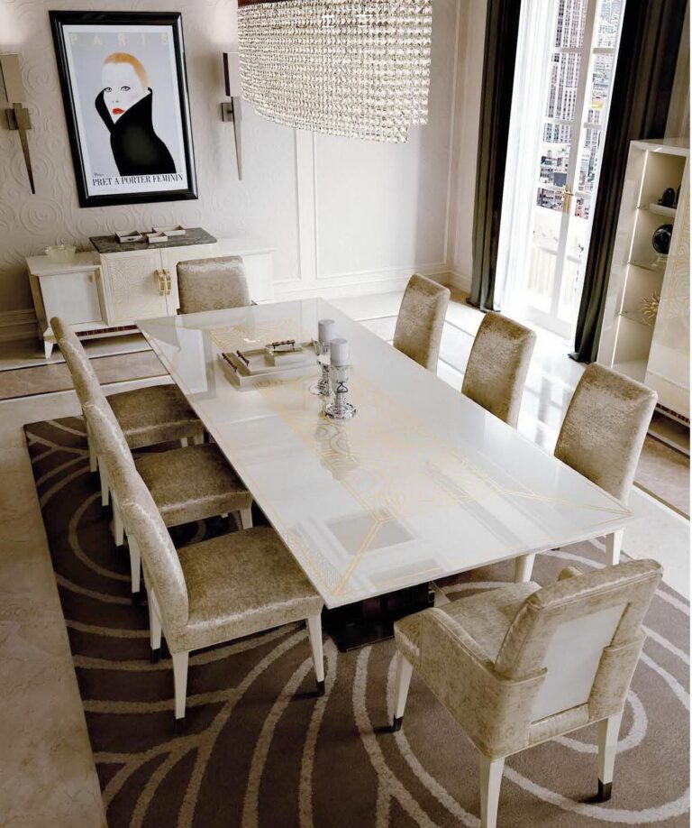 Большой обеденный стол на 8 человек в интерьере столовой