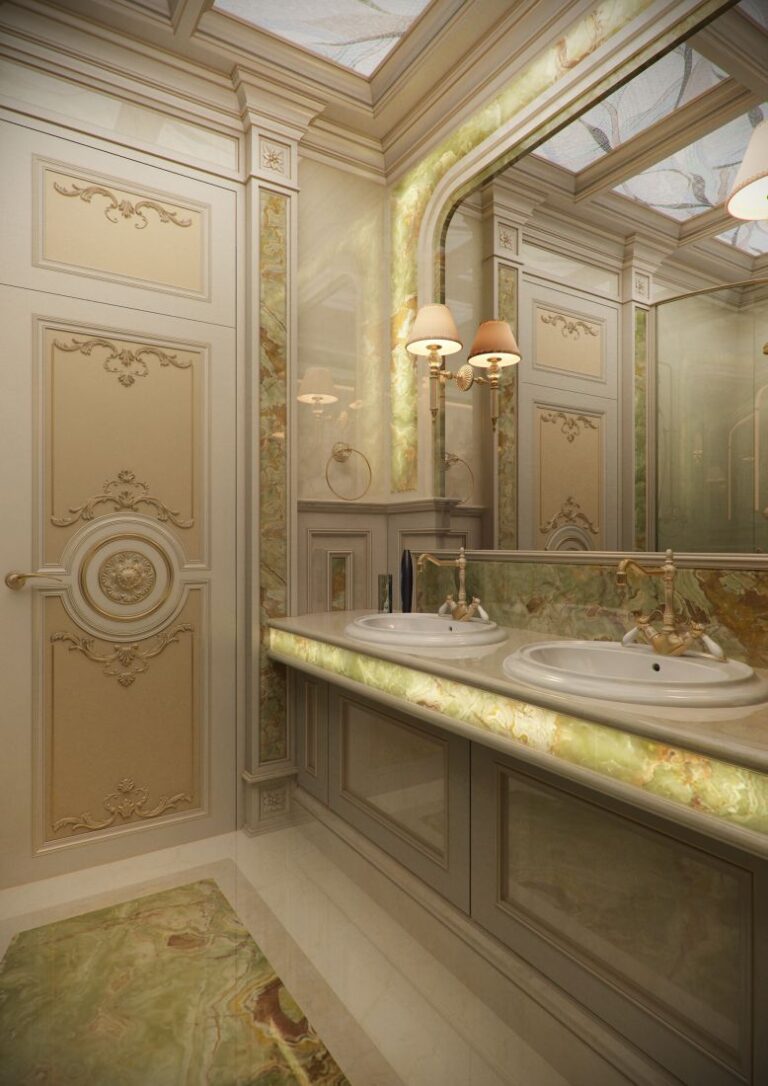 Зеркала фигурной формы в роскошном интерьере санузла