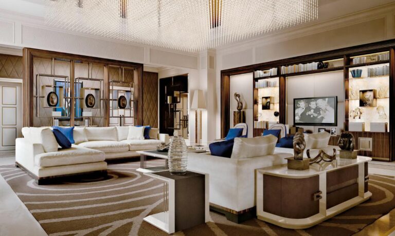 Интерьер гостиной в люксовой квартире