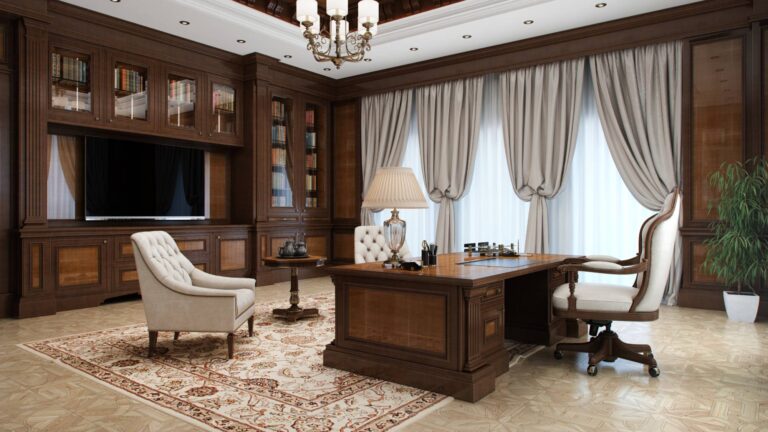 Белая тюль и серые портьеры с подхватами в оформлении панорамных окон в кабинете