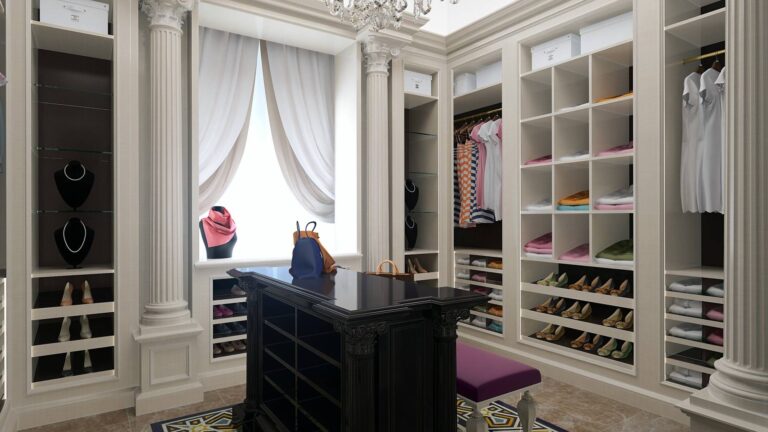 Гардеробная с полками для обуви и витринами для украшений