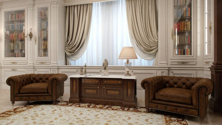 Библиотека с большим окном, оформленным белым тюлем и светло-серыми портьерами