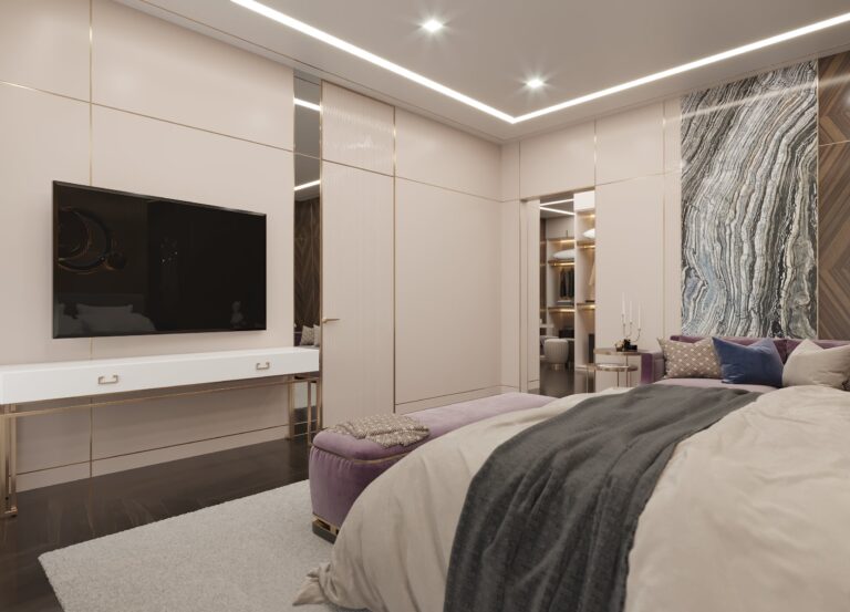 Светлые панели с золотом в отделке спальни