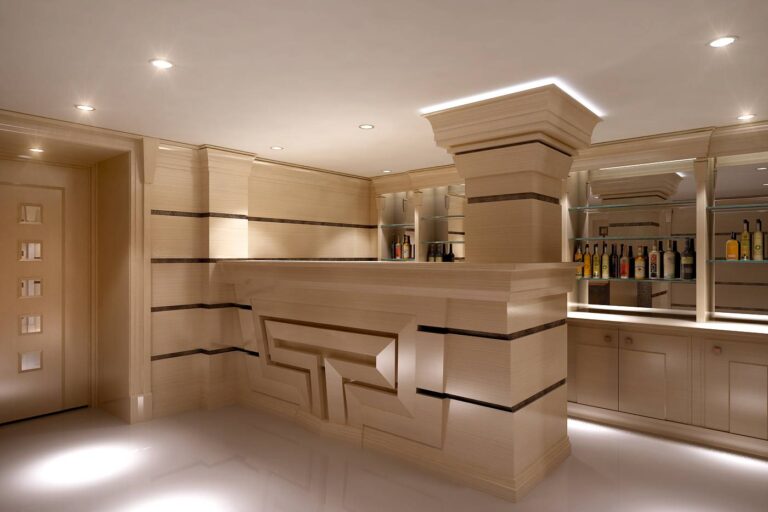 Дизайн бара из светлого дерева с резьбой