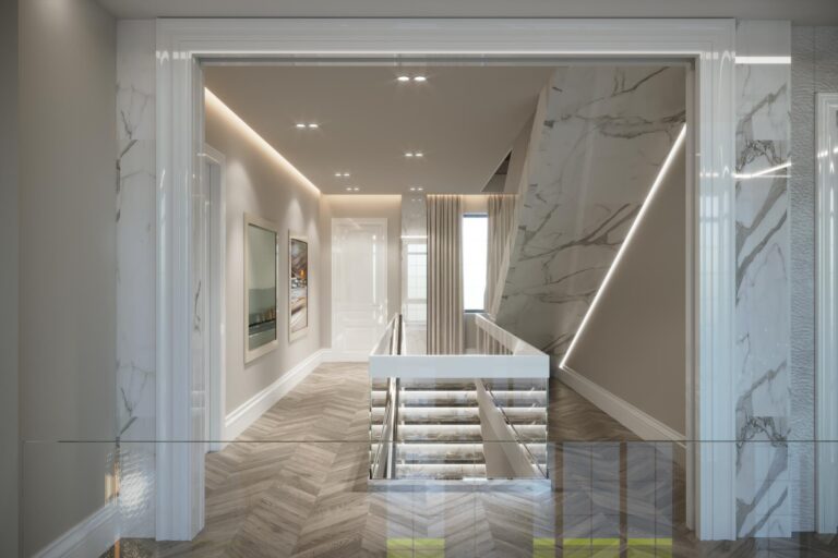 Белая мраморная лестница в интерьере бежевого коридора