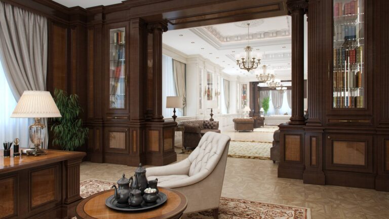 Классический кабинет с античными колоннами и пилястрами