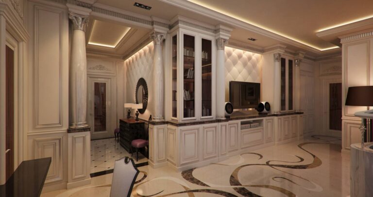 Полуколонны из светлого камня с серебристой резьбой в дизайне прихожей