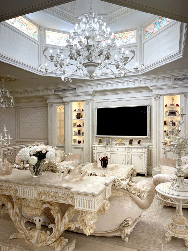 Дизайн гостиной с большим куполом