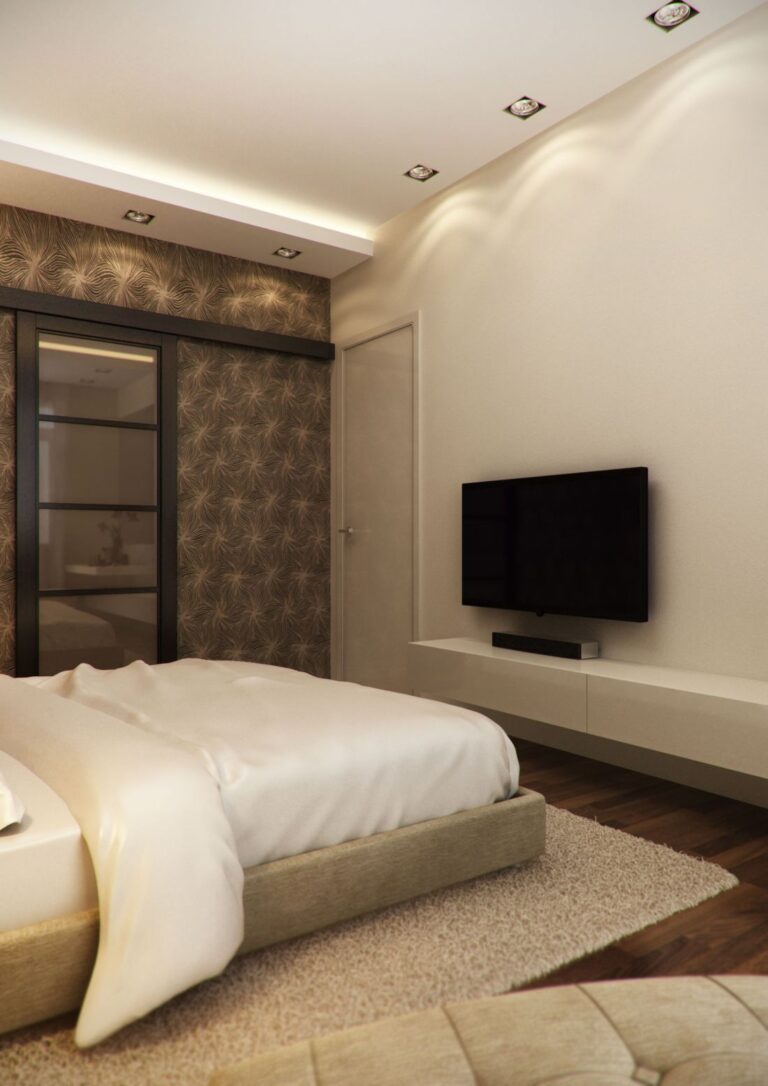 Черно-золотистый рисунок стен в дизайне большой спальни