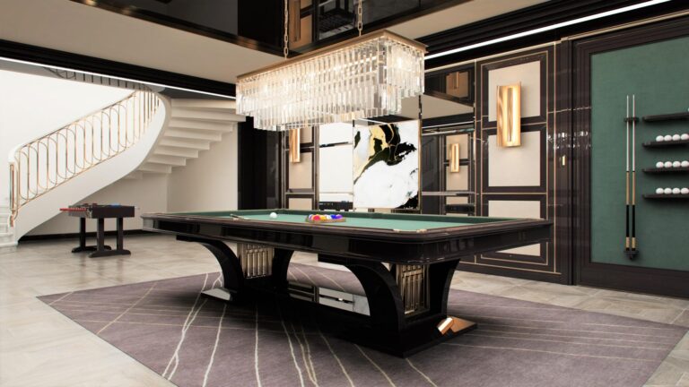 Современная бильярдная комната с хрустальной люстрой
