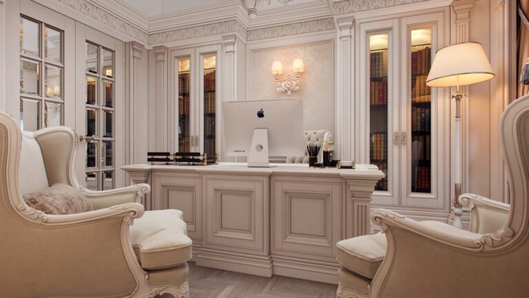 Рабочий кабинет с двойным бра и торшером с бежевыми плафонами