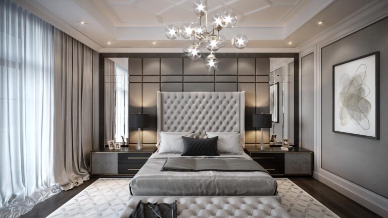 Интерьер спальни со светло-серой кроватью