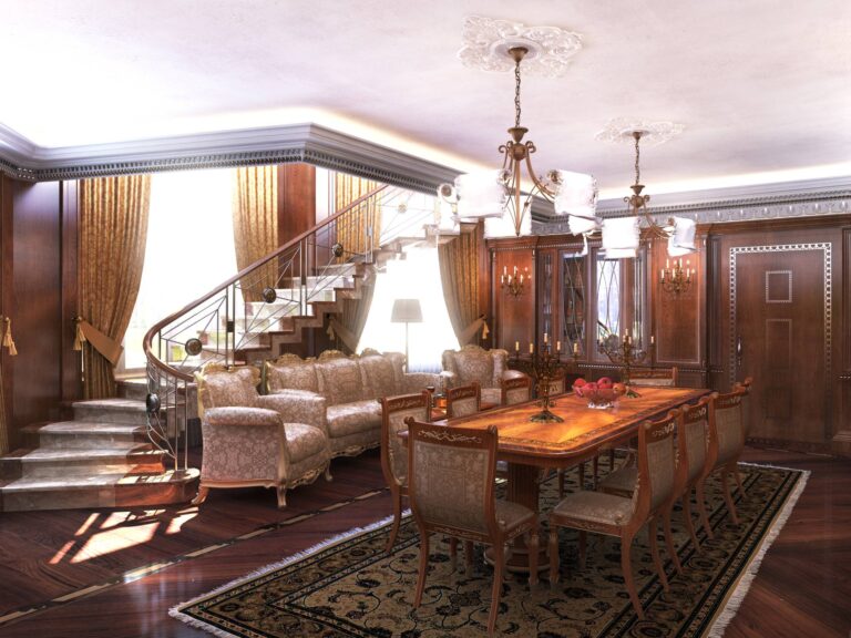 Роскошный интерьер столовой с эксклюзивной резной мебелью