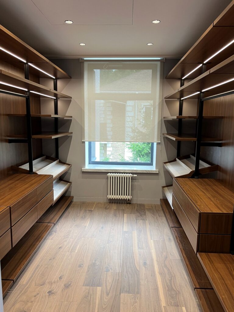 Небольшая гардеробная с ремонтом