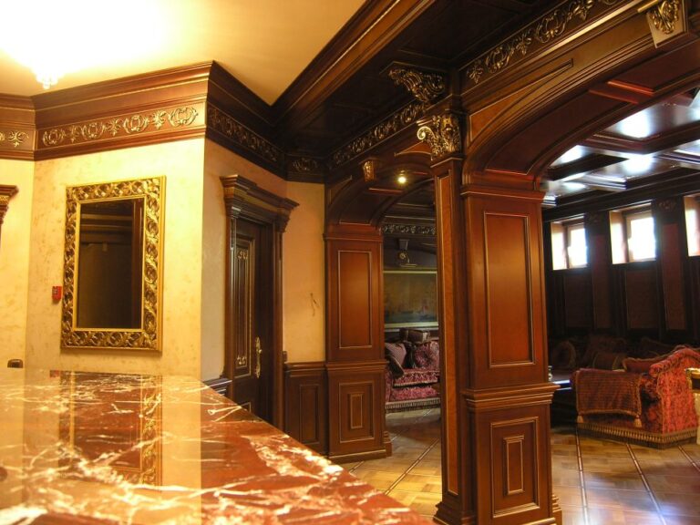 Совмещенные гостиная и столовая в особняке после ремонта