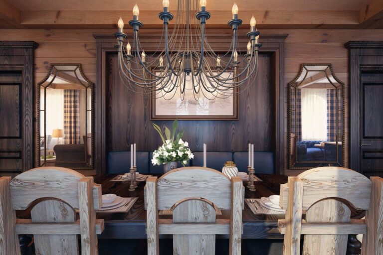 Оригинальная люстра с ветвями в дизайне столовой коттеджа