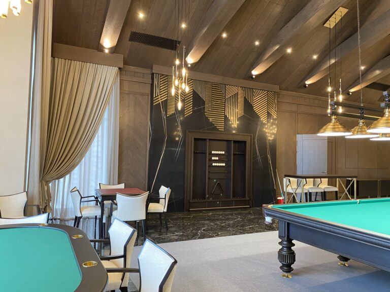 Дизайн бильярдной с игровой зоной