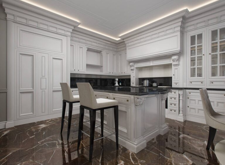 Интерьер кухни с черно-белыми стульями