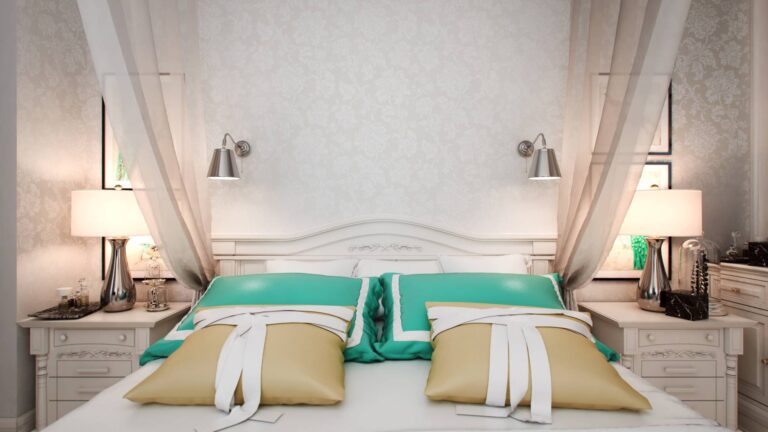 Концепция освещения в светлой классической спальне