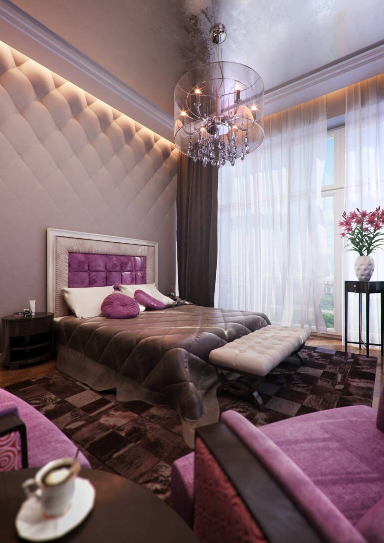 Спальня с рельефной отделкой стены