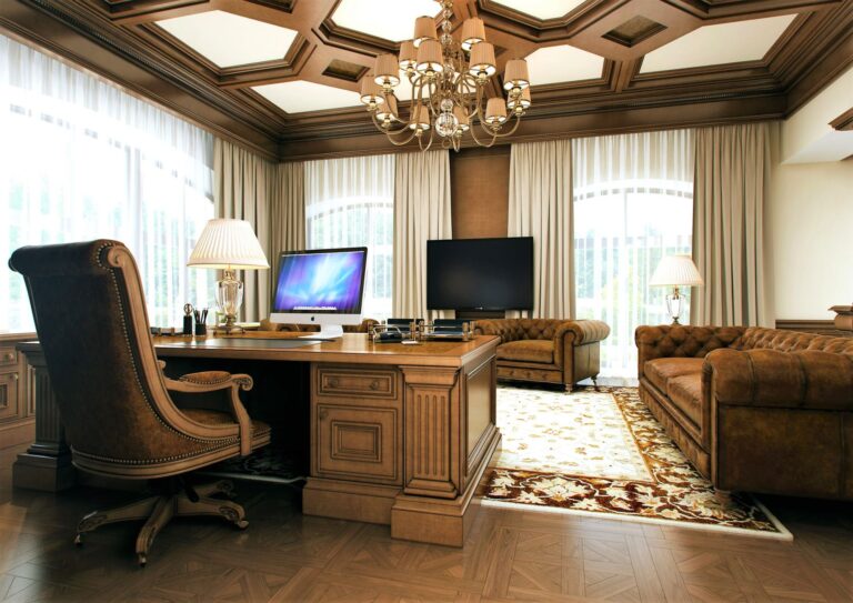Обустройство кабинета с позолоченной люстрой с персиковыми плиссированными абажурами