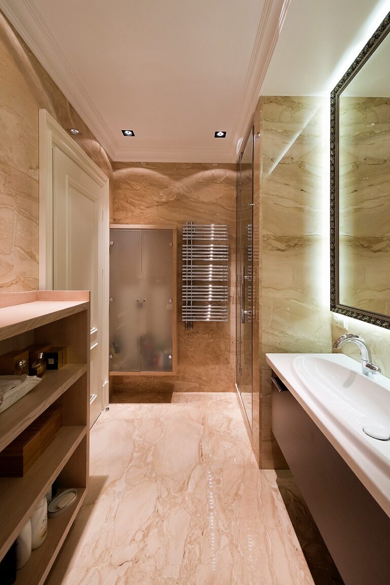 Бежевая цветовая гамма в интерьере санузла