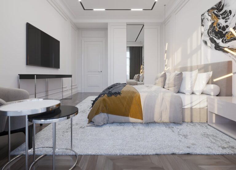 Интерьер спальни с панельной отделкой стен