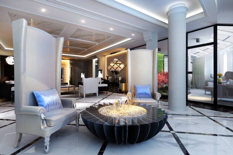 Изысканный интерьер гостиной с высокими креслами