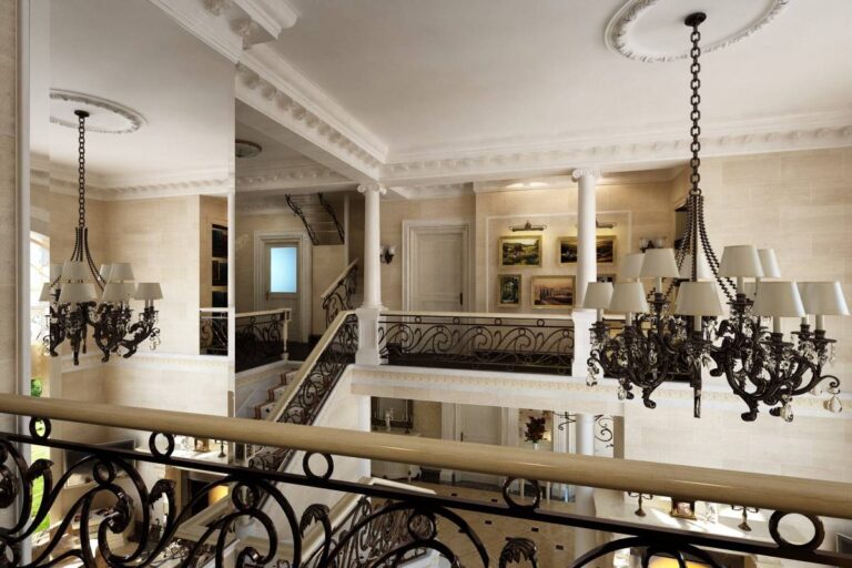 Неоклассический стиль в бело-бежевом дизайне коттеджа