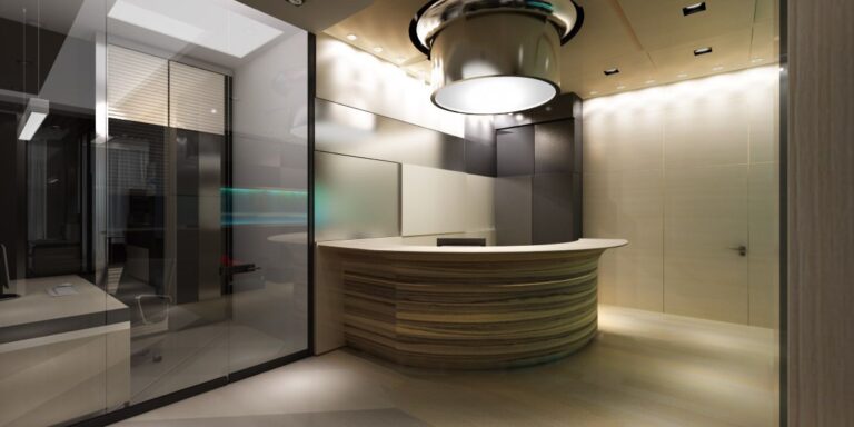 Дизайн стойки ресепшен с большой круглой люстрой