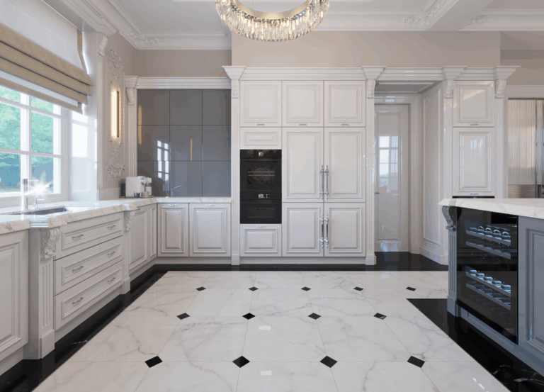 Дизайн большой кухни с окном у раковины