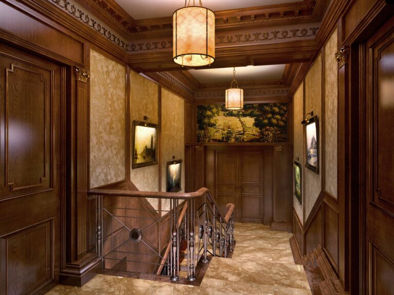 Темное дерево с позолотой в интерьере лестницы дома