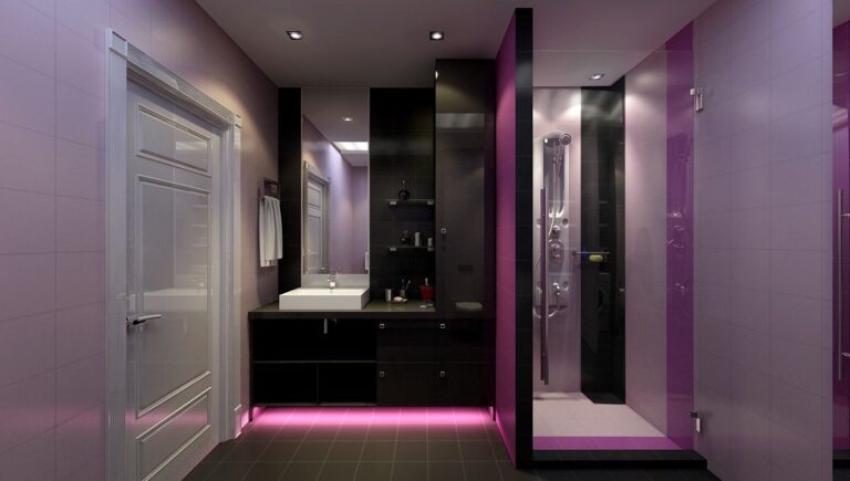 Яркая напольная подсветка в оформлении ванной комнаты